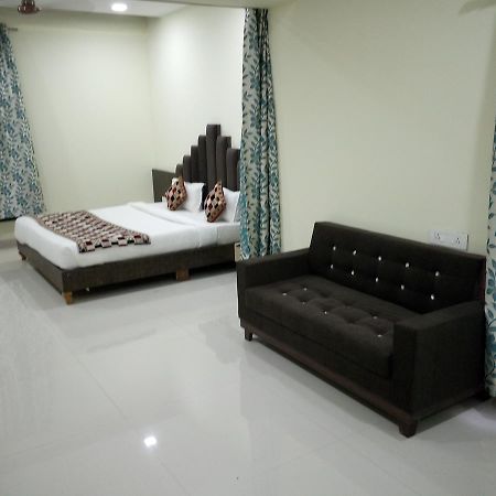 Hotel Casa Green Shirdi Exterior foto