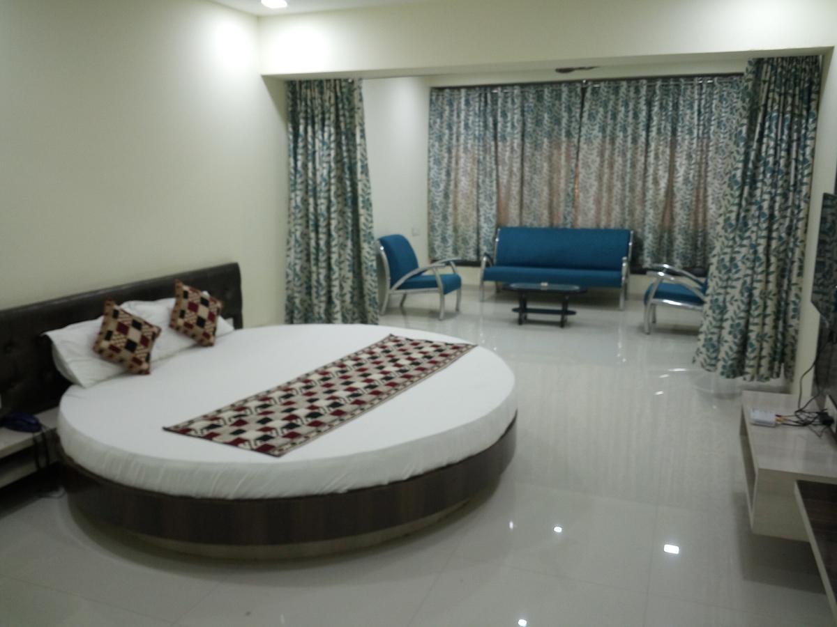 Hotel Casa Green Shirdi Exterior foto