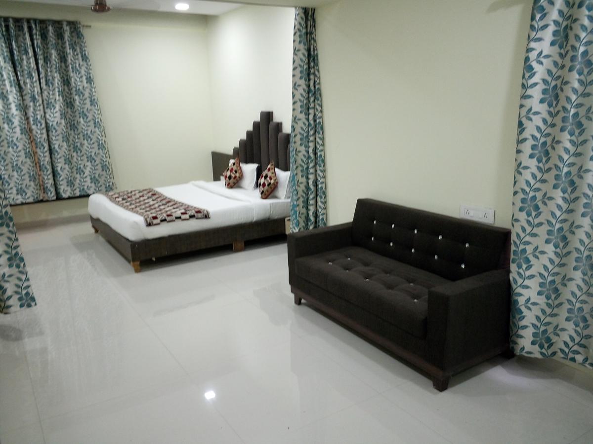 Hotel Casa Green Shirdi Exterior foto