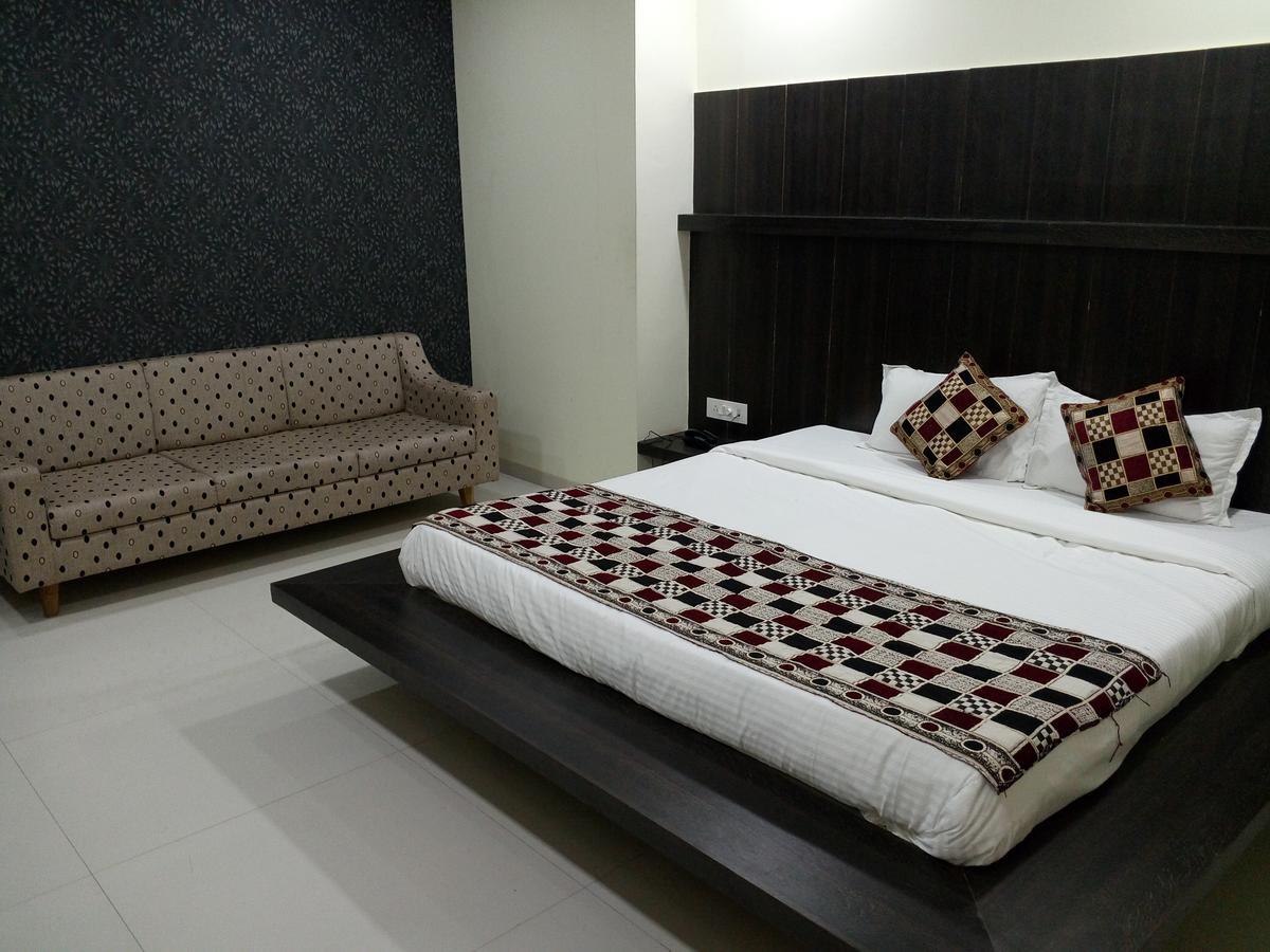 Hotel Casa Green Shirdi Exterior foto