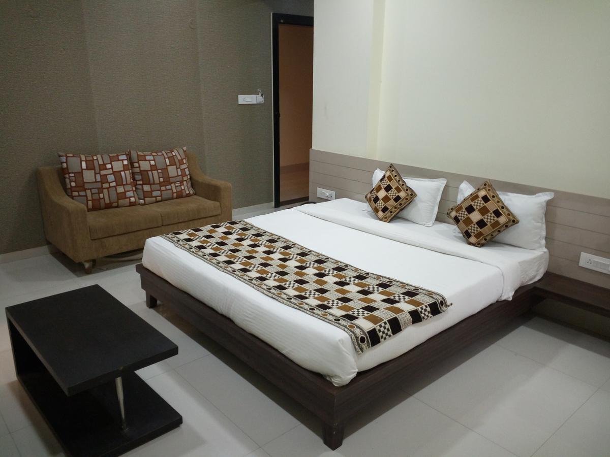 Hotel Casa Green Shirdi Exterior foto